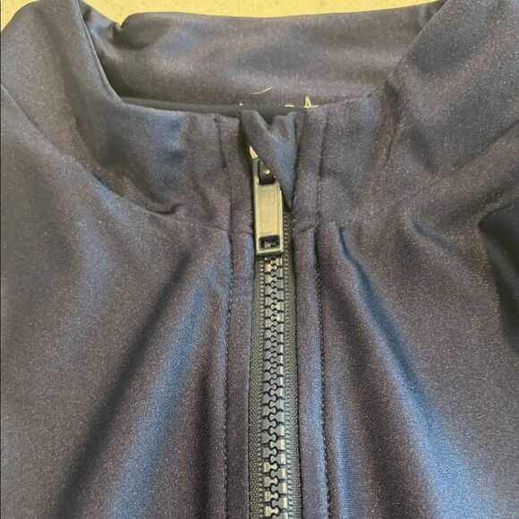 Fabletics: Women's Navy Sleeveless Top - Picture 2 of 4